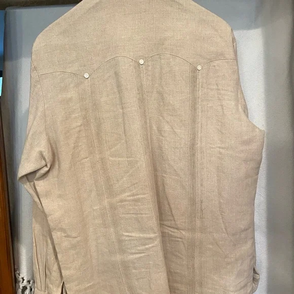 Men’s Guayabera - Picture 2 of 3